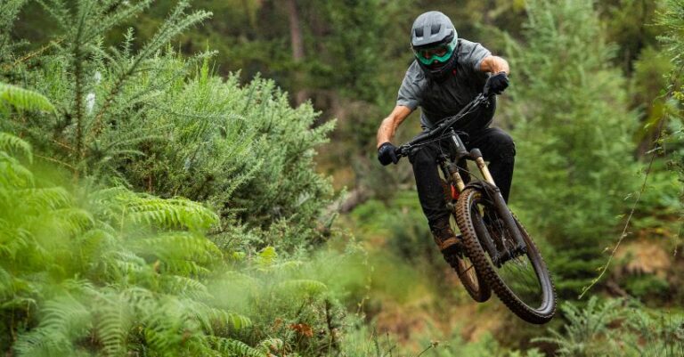XC, AM, enduro, DH : quelles protections pour ma pratique du VTT