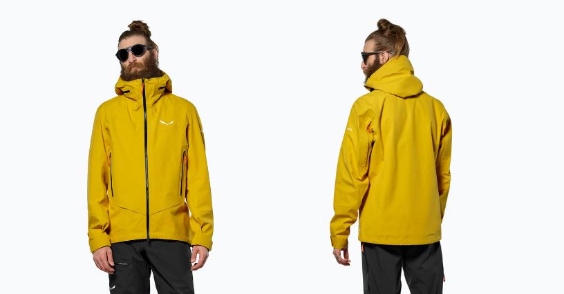 Mężczyzna w kurtce hardshell Salewa Ortles GTX 3L EPE 