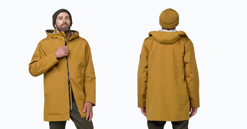 Mężczyzna w kurtce przeciwdeszczowej Salewa Fanes 3L Ptx Hemp 2/1 Parka