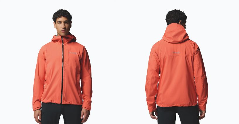 Mężczyzna w kurtce przeciwdeszczowej Columbia Ampli-Dry II Shell