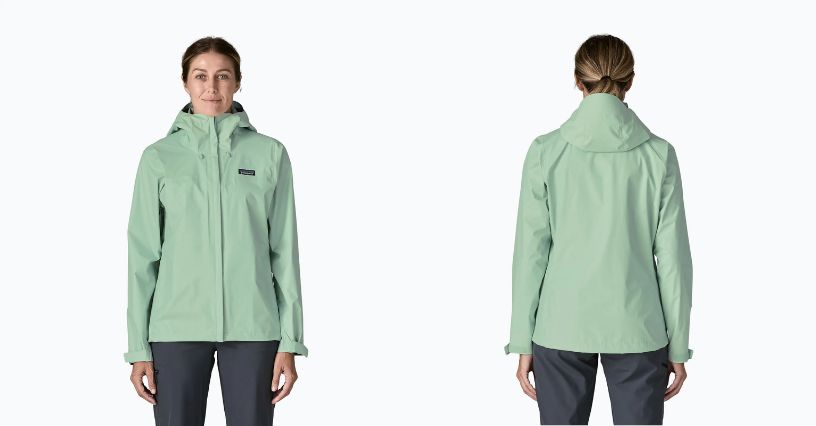 Kobieta w kurtce przeciwdeszczowej Patagonia Torrentshell 3L Rain