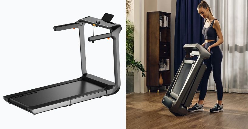 Kobieta w stroju sportowym przenosząca składaną bieżnię elektryczną Kingsmith X218 WalkingPad 