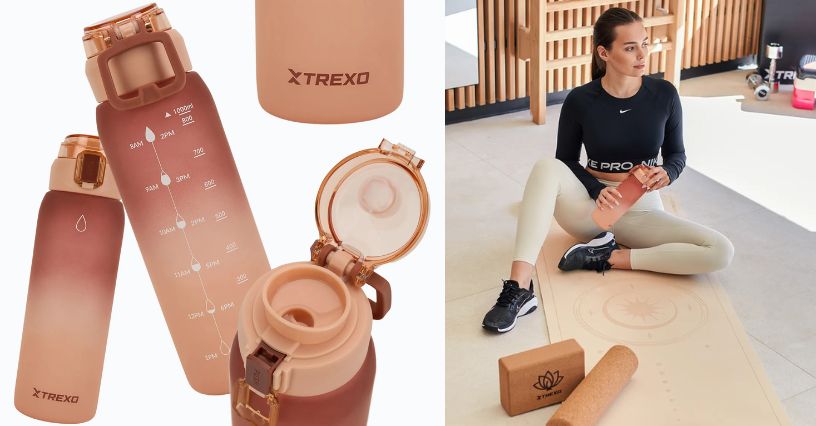 Bidon sportowy z Tritanu marki XTREXO i kobieta w stroju sportowym siedząca na macie podczas ćwiczeń w domu i pijąca z bidonu wodę