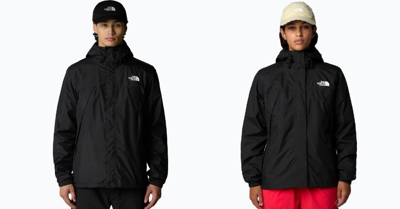 Mężczyzna i kobieta w kurtkach przeciwdeszczowych The North Face Antora 
