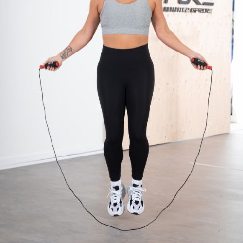 Skakanka Pure2Improve Jump Rope Leather brązowa P2I201200