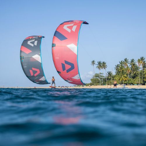 Latawiec kitesurfingowy DUOTONE Rebel SLS 2022 coral red/blue