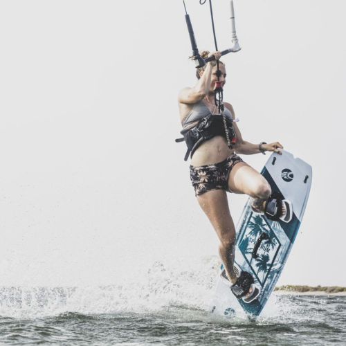 Deska do kitesurfingu Cabrinha Spectrum niebiesko-biała K2TTSPCTM136XXX