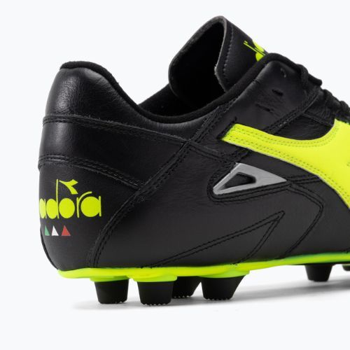Buty piłkarskie męskie Diadora Match Winner RB Italy LT MDPU czarno-zielone DD-101.172363-C0004