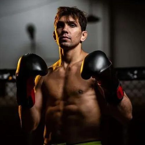 Rękawice bokserskie DBX BUSHIDO "Hammer - Red" Muay Thai czarne/czerwone