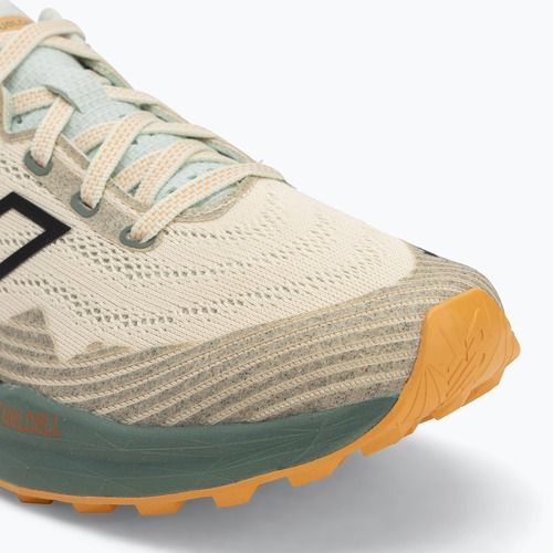 Buty do biegania damskie New Balance FuelCell Venym calcium