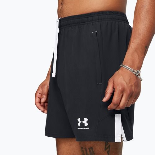 Spodenki piłkarskie męskie Under Armour Challenger Pro Woven black / white