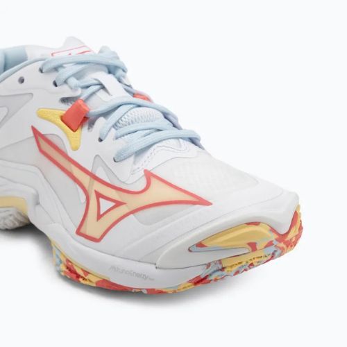 Buty do siatkówki damskie Mizuno Wave Lightning Z8 white/calypso coral/pale banan