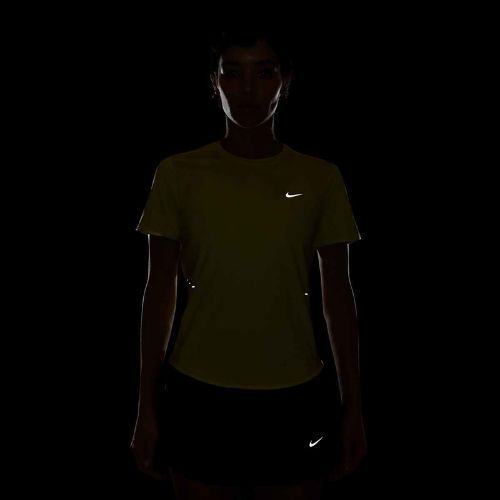 Koszulka do biegania damska Nike Swift Dri-Fit light zitron