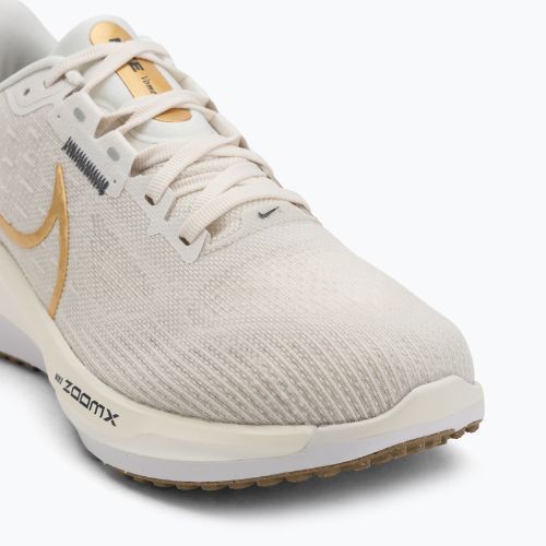 Buty do biegania damskie Nike Vomero 17 phantom/light bone/sail/metallic gold