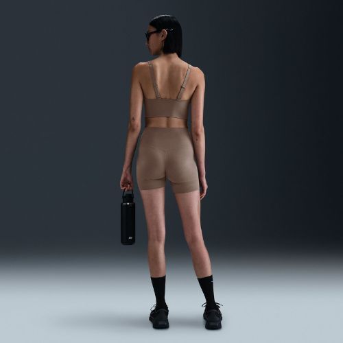 Biustonosz treningowy Nike Alate Medium Support Longline mink brown/white