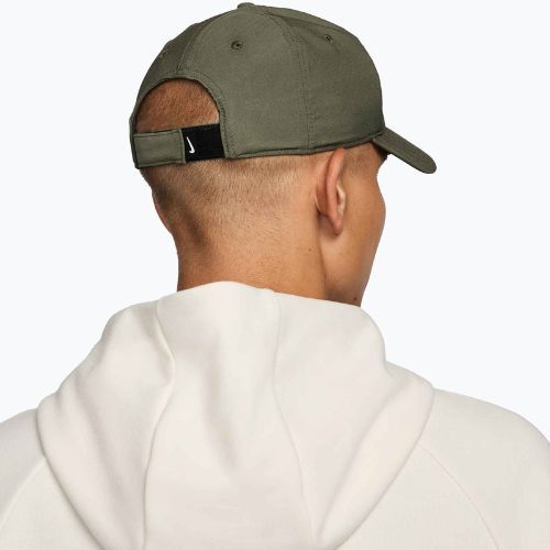 Czapka z daszkiem Nike Dri-FIT Club medium olive/white