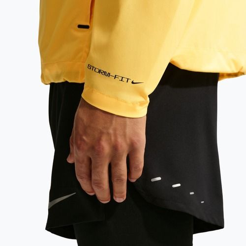 Kurtka do biegania męska Nike AeroSwift Storm-Fit Aerogami university gold/citron pulse/black