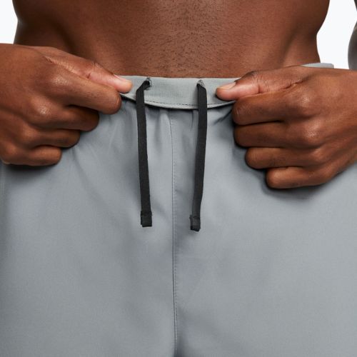 Spodenki męskie Nike Dri-Fit Challenger 7" 2in1 smoke grey/dark smoke grey