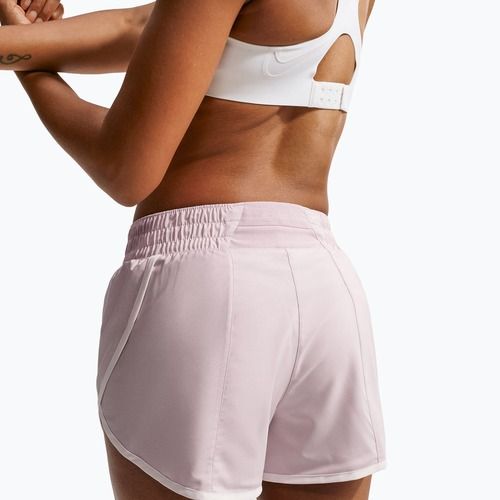 Spodenki treningowe damskie Nike One Woven Brief-Lined platinum violet/sail