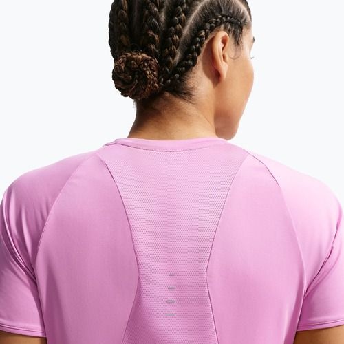 Koszulka do biegania damska Nike Swift Dri-Fit light magenta