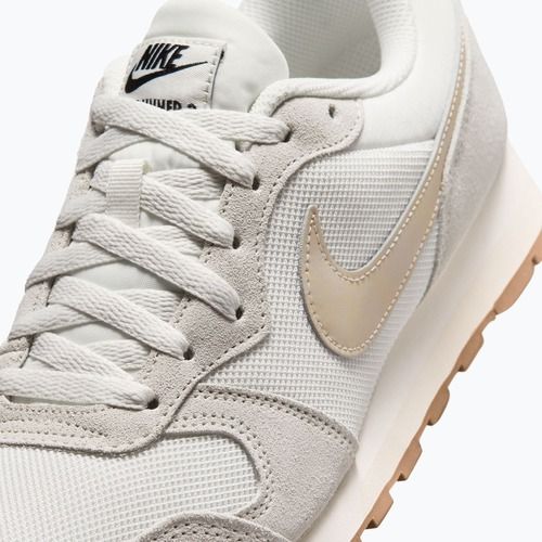 Buty damskie Nike MD Runner 2 SE coconut milk/black/linen/sail