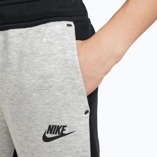 Spodnie dziecięce Nike Sportswear Tech Fleece black/dark grey heather/black/black