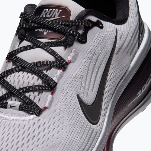 Buty do biegania damskie Nike Vomero 18 vast grey/metallic silver/black