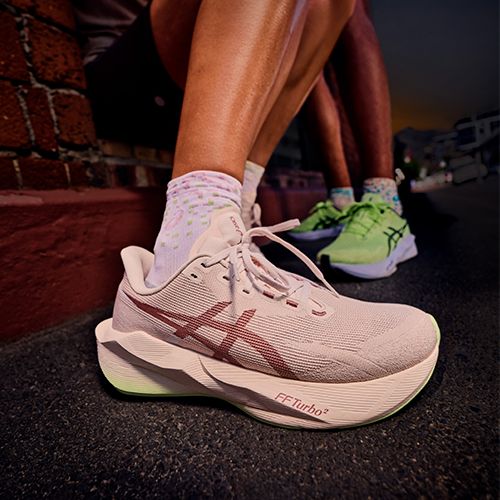 Buty do biegania damskie ASICS Novablast 6 hazy lilac/rose dust