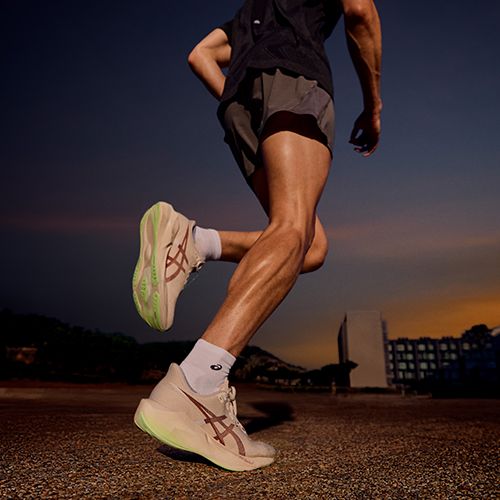 Buty do biegania męskie ASICS Novablast 6 illuminate yellow/black