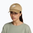 Czapka z daszkiem Nike Club Unstructured Futura Wash parachute beige/white