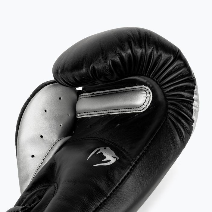 Rękawice bokserskie Venum Giant 3.0 czarno-srebrne 2055-128 4
