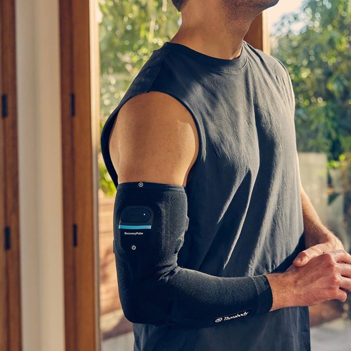 Rękaw kompresyjny Therabody RecoveryPulse Arm black/blue 4