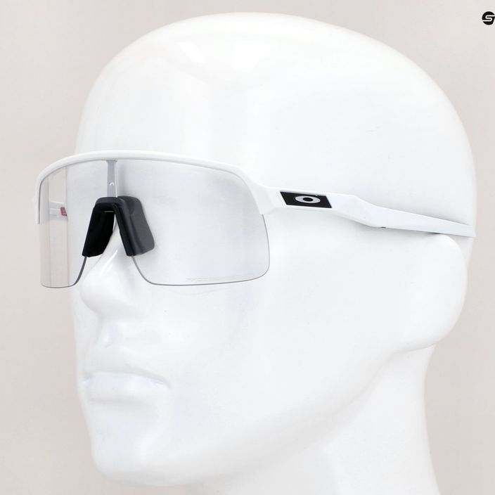 Okulary przeciwsłoneczne Oakley Sutro Lite matte white/clear to black photochromic 6