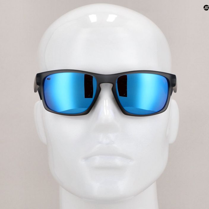 Okulary przeciwsłoneczne GOG Logan matt cristal grey/polychromatic white-blue 9