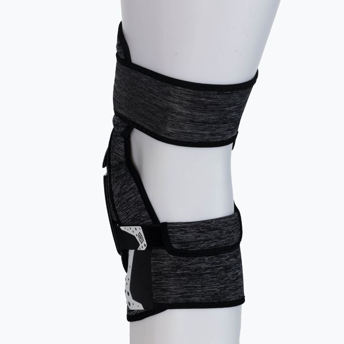 Ochraniacze na kolana 100% Fortis Knee Guard szare STO-90220-303-17 3