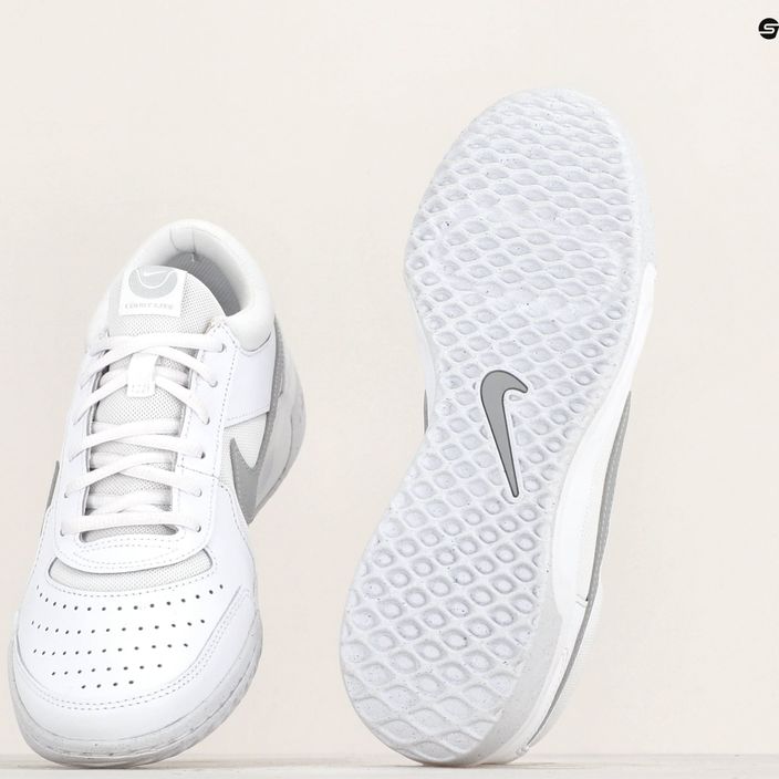 Buty do tenisa damskie Nike Air Zoom Court Lite 3 white/metallic silver 8