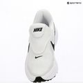 Buty do biegania damskie Nike Revolution 8 EasyOn white/wolf grey/black 17
