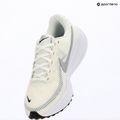 Buty do biegania damskie Nike Revolution 8 sail/white/black/metallic silver 18
