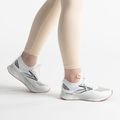 Buty do biegania damskie Brooks Levitate StealthFit 6 white/bran 2