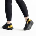 Buty do biegania damskie Under Armour Hovr Phantom 3 Mtlc black/black/metallic gold 3