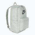 Plecak miejski Nike Heritage 25 l light silver/smoke grey 2