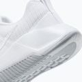 Buty treningowe damskie Nike MC Trainer 3 white/photon dust/metallic platinum 8