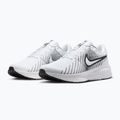 Buty do biegania męskie Nike Run Defy white/black 3