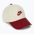 Czapka z daszkiem Nike Club Unstructured Futura Wash light khaki/team crimson/team crimson