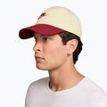 Czapka z daszkiem Nike Club Unstructured Futura Wash light khaki/team crimson/team crimson 3