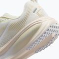 Buty do biegania damskie Nike Vomero 18 ESS summit white/chalk/sea glass/white 16