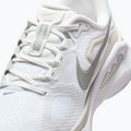 Buty do biegania damskie Nike Structure Plus white/photon dust/metallic silver 4