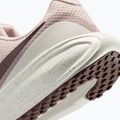 Buty do biegania damskie Nike Revolution 8 SE silt red/white-particle rose-tattoo 4