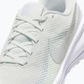 Buty do biegania damskie Nike Revolution 8 off white/barely green/metallic silver 4