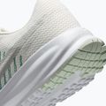 Buty do biegania damskie Nike Run Defy summit white/white/metallic silver 4